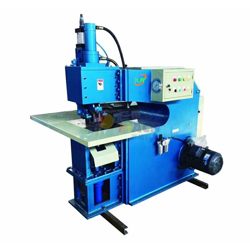 Core veneer patching machine